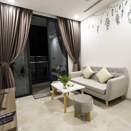 Qq Home - Vinhome Golden River - D.1